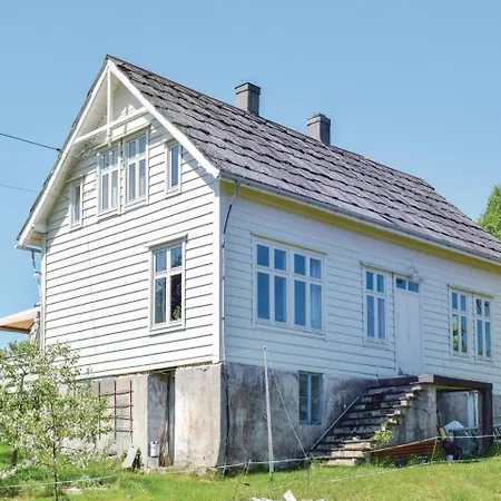 Five-bedroom Holiday In *
